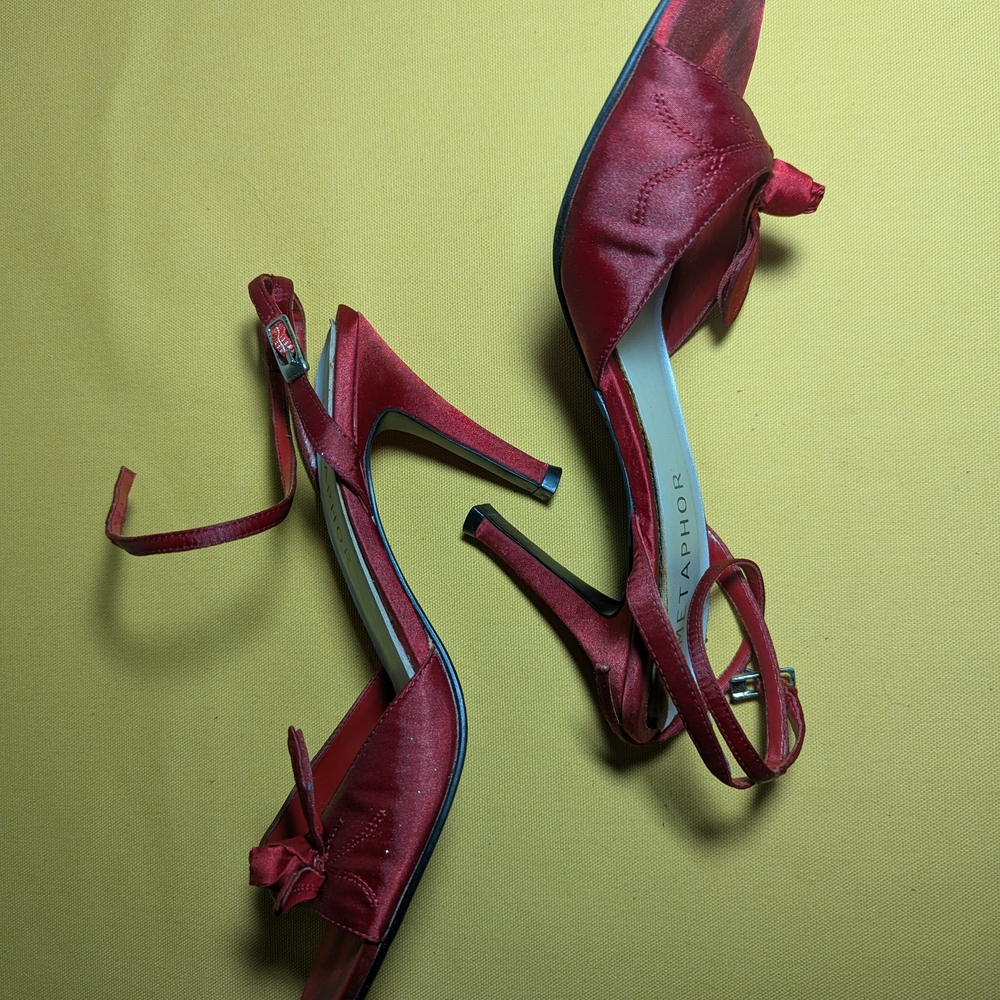 Metaphor Red Satin Slingback Heels with Bow YTK Shoe Sale!!